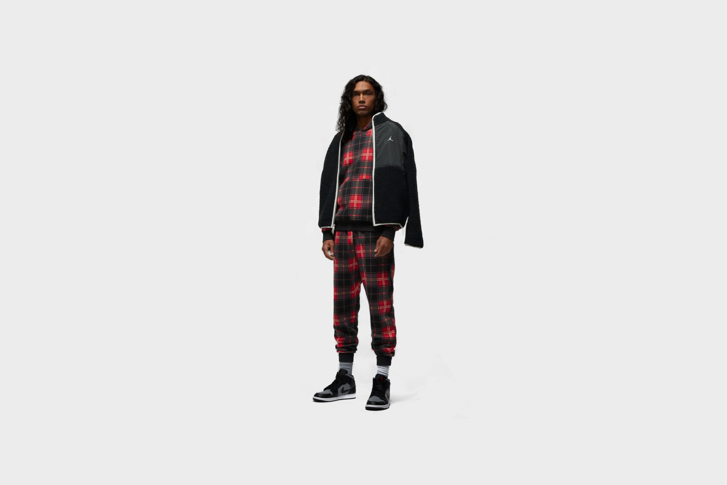Jordan Essential Holiday Fleece Sweatpants (Fire Red/Dark Driftwood) - Image 7
