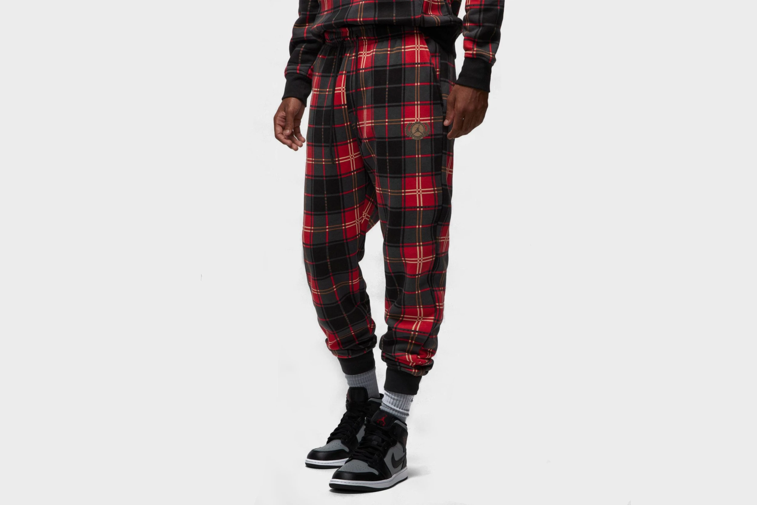 Jordan Essential Holiday Fleece Sweatpants (Fire Red/Dark Driftwood)